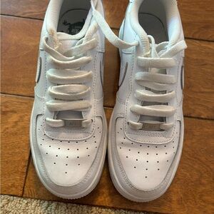 Nike AirForce 1LE - white